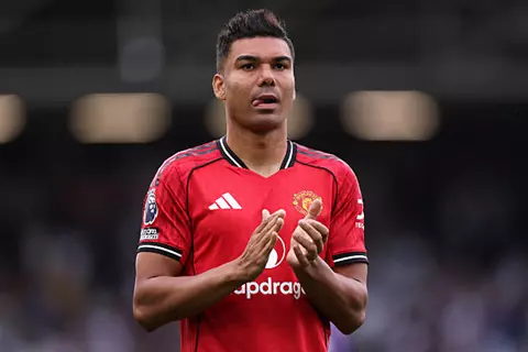 تقارير: كاسيميرو أول الراحلين عن مانشستر يونايتد في الصيف